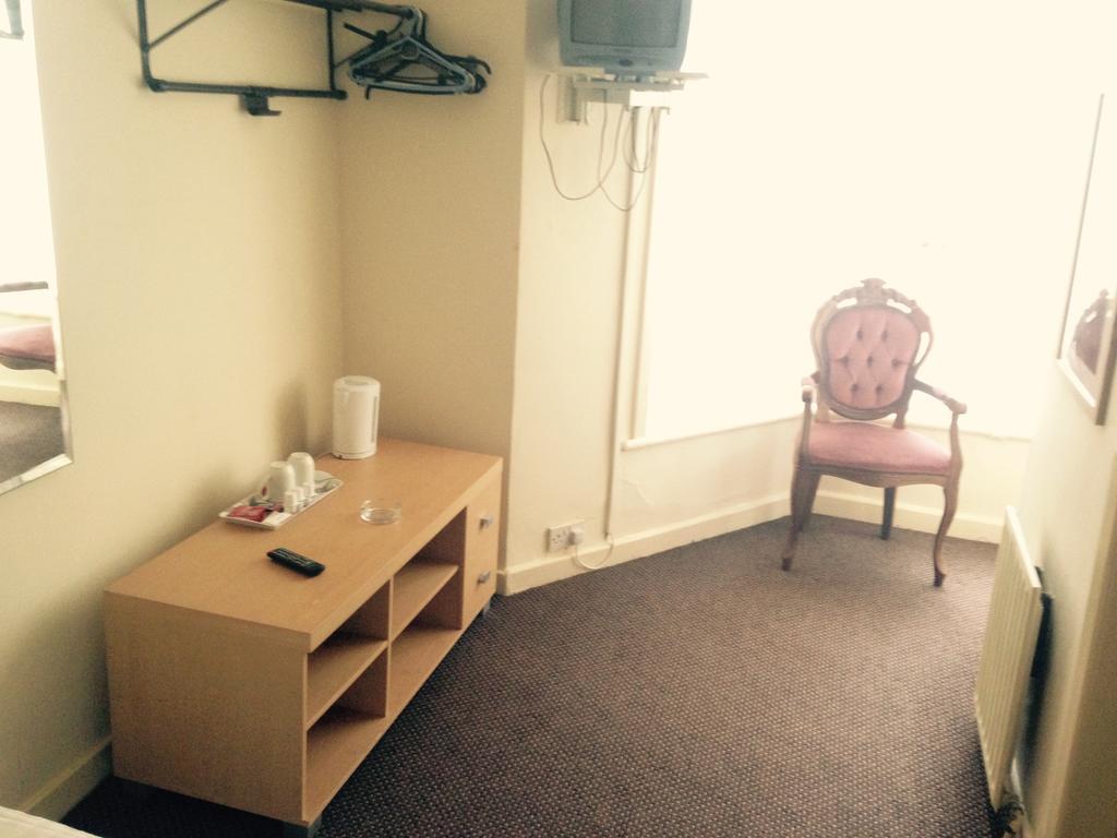 Peek-a-Booze - Budget Hotel - Adults Only Blackpool Kamer foto