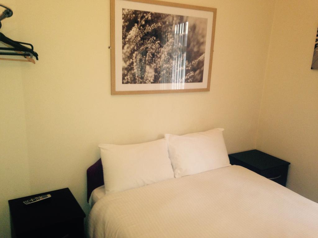 Peek-a-Booze - Budget Hotel - Adults Only Blackpool Kamer foto